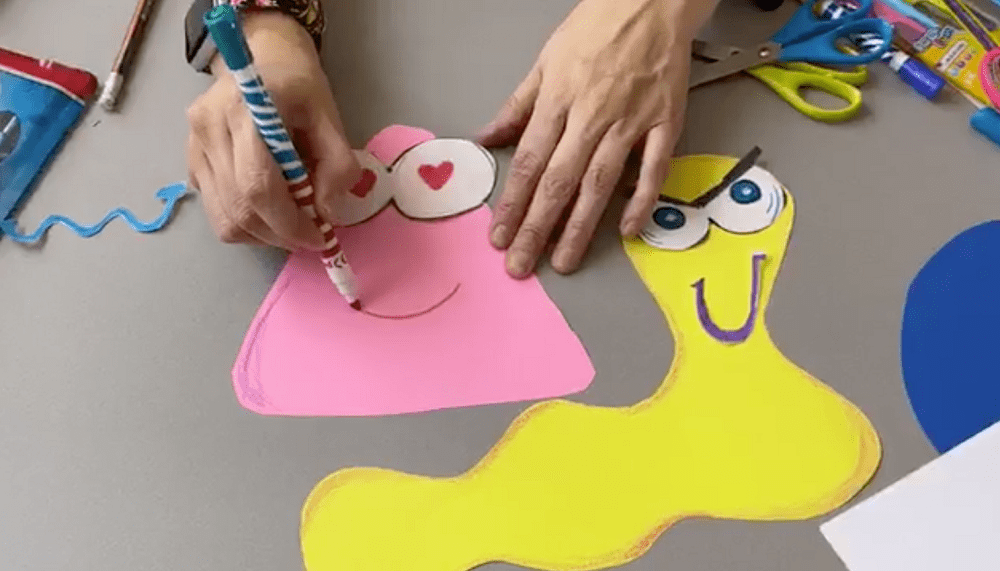 Maped - DIY activity for Halloween - Create paper monsters - 05