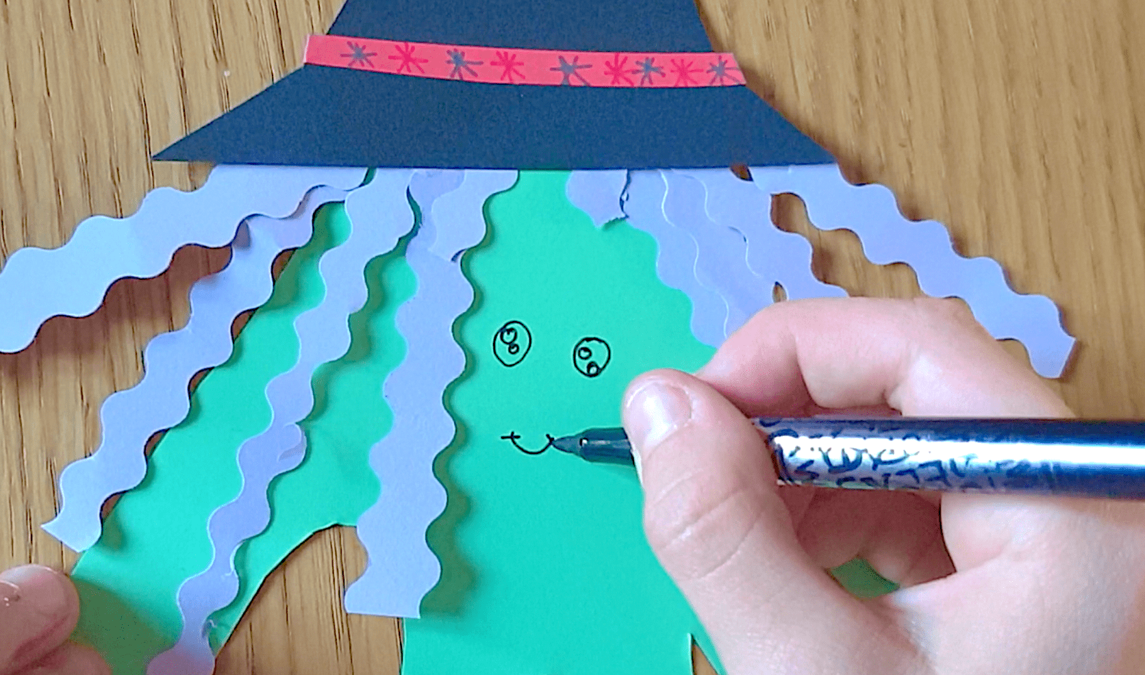Maped - DIY activity for Halloween - Paper Witches - 09