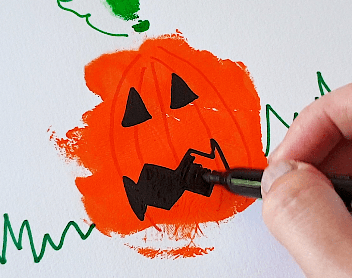 Maped - DIY activity for Halloween - Handprints pictures Pumpkin - 05