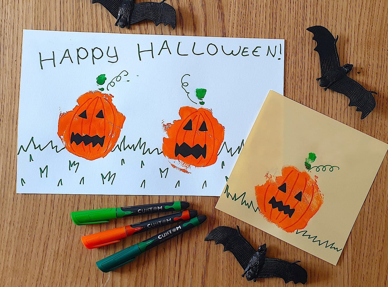 Maped - DIY activity for Halloween - Handprints pictures Pumpkin - 05