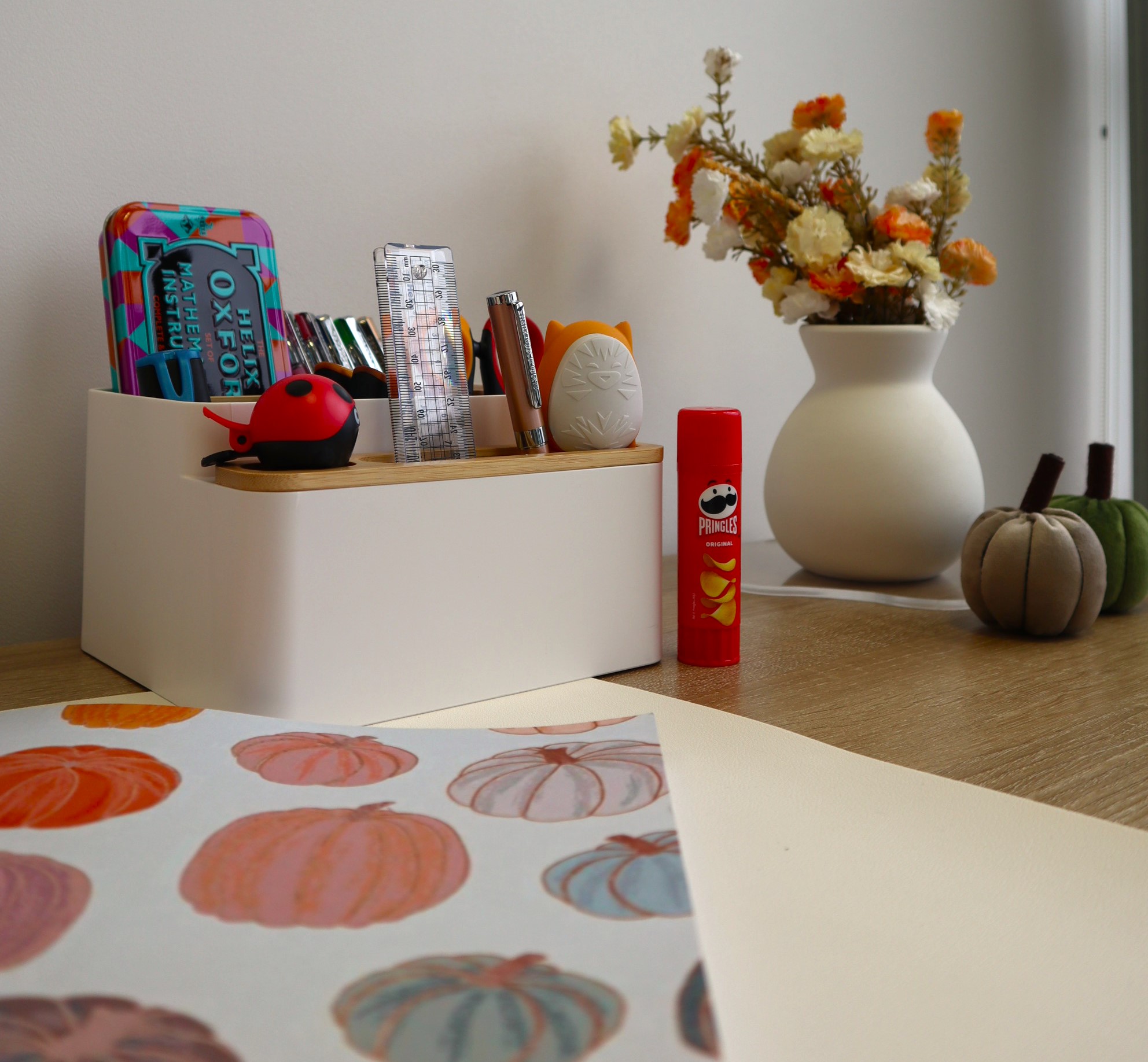 autumnal desk set up 